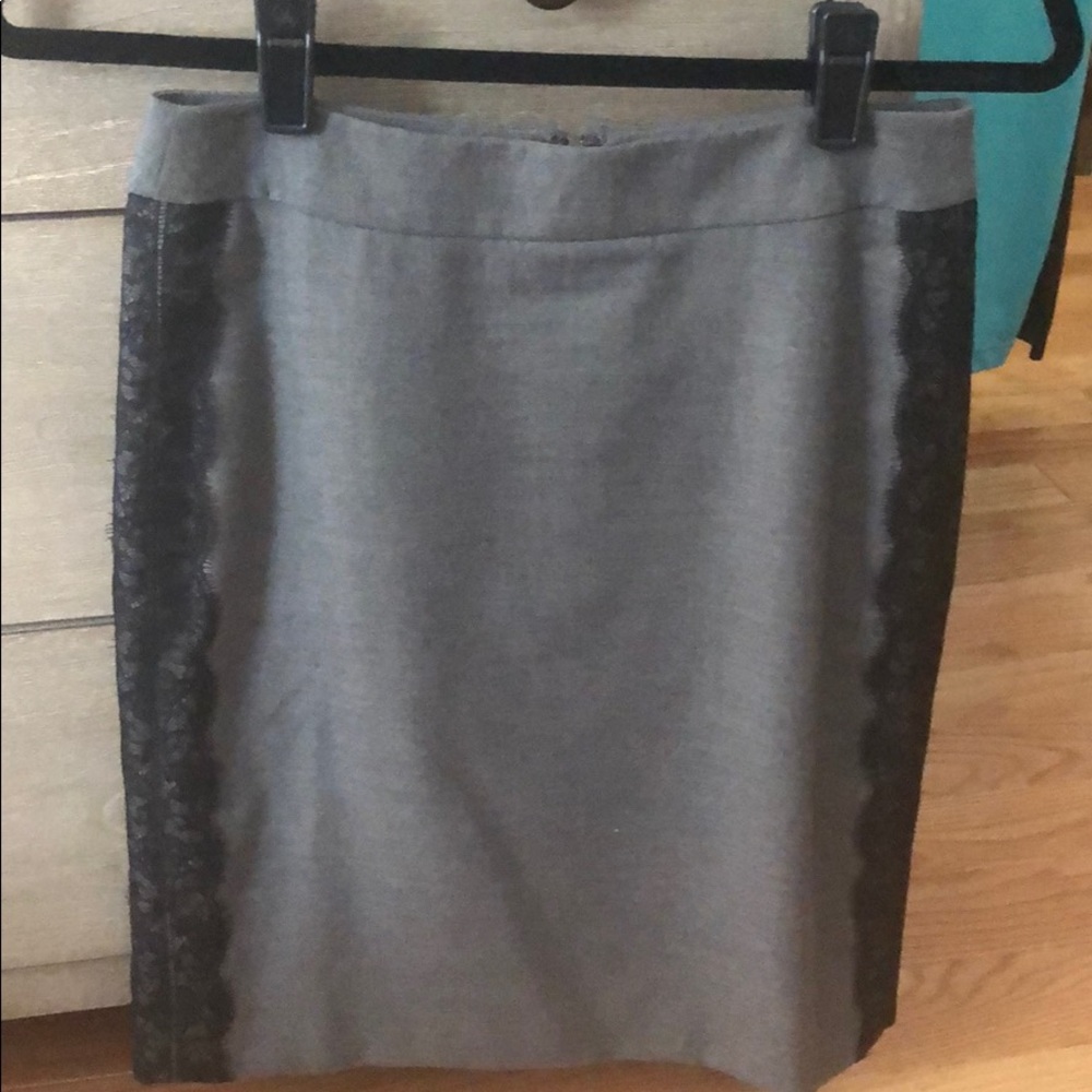 LOFT 0P Grey Skirt with black lace detail